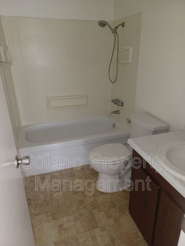 Building Photo - 1955 Grande Cir