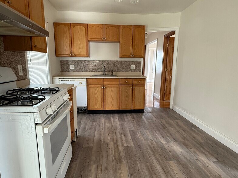 Building Photo - 78 Glendower Rd