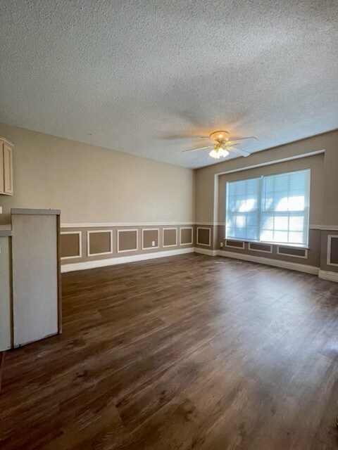 Building Photo - 1456 Timberline Dr