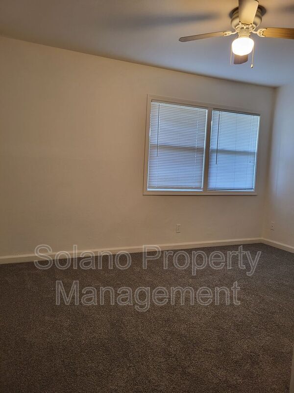 Building Photo - 1725 Idaho St