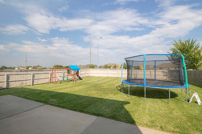 Building Photo - 3308 Crow Ct