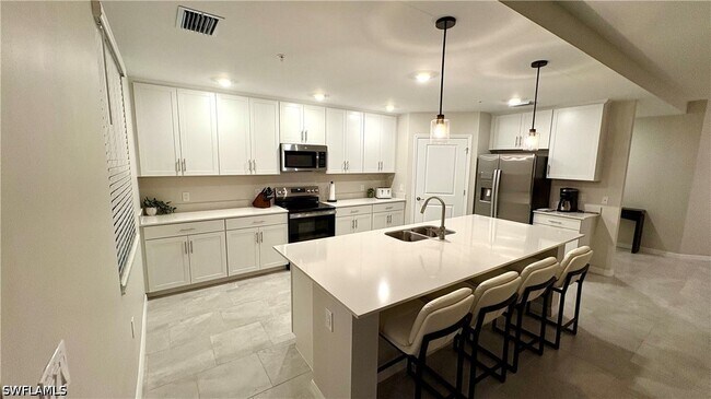 Building Photo - 5615 Newcastle Ct