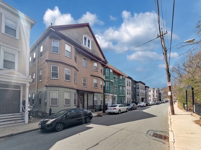 Building Photo - 32 Fisher Ave