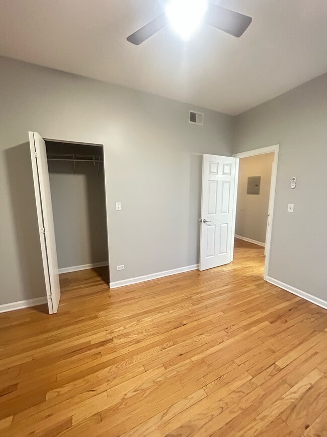 Building Photo - 5146 S King Dr