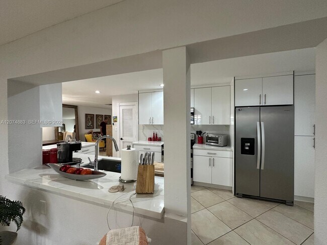Building Photo - 14861 SW 70th St