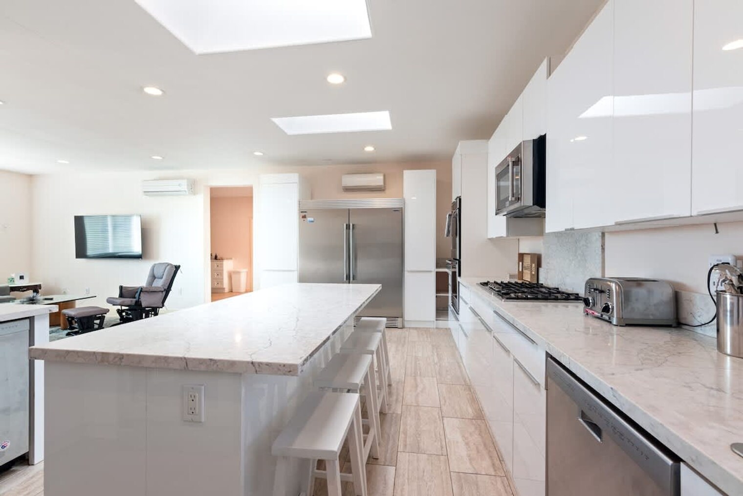 Building Photo - 17055 Rock Rd