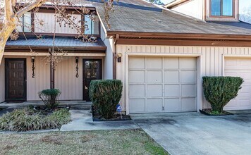 Building Photo - 2 BR, 2.5 BA Townhouse close to SJAFB! Newly renovated!