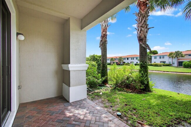 Building Photo - 130 Astor Cir