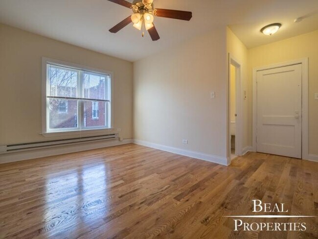 Building Photo - 1 bedroom in CHICAGO IL 60657