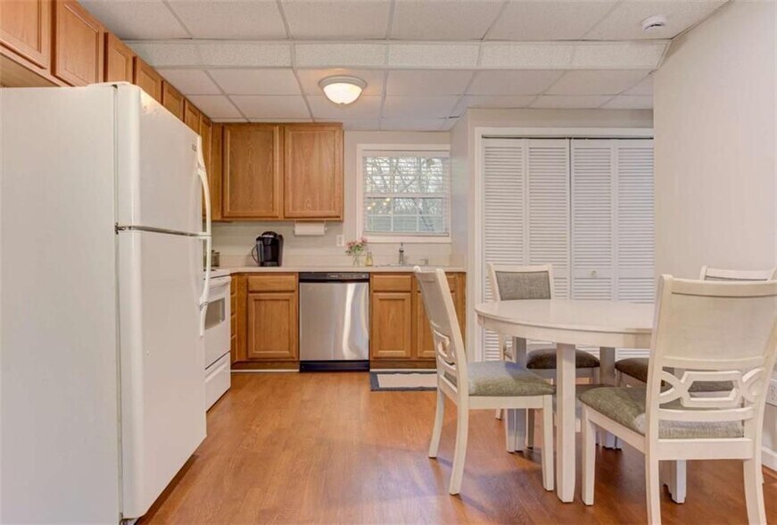 Building Photo - 2535 Hickory Rd