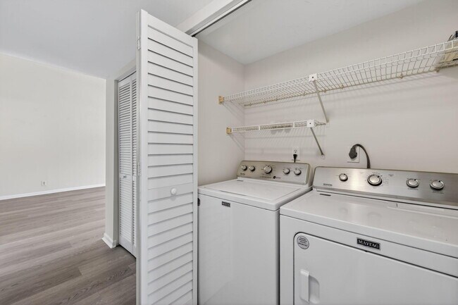 Building Photo - 6327 Chasewood Dr