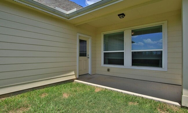 Building Photo - 21615 Rainfall Park Dr