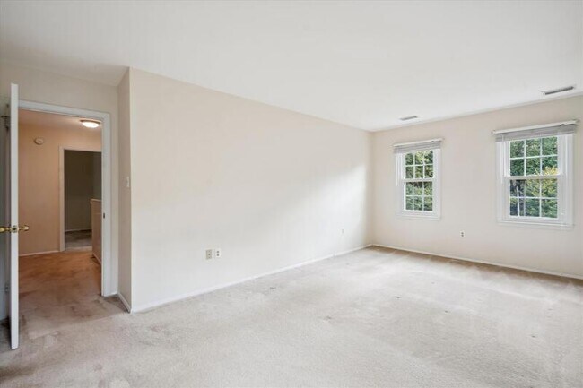 Building Photo - 11403 Bronzedale Dr