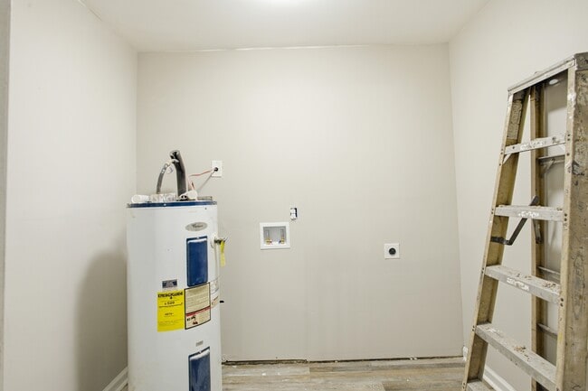 Building Photo - 12433 Deerfield Rd