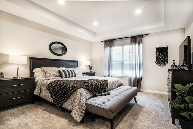 Building Photo - 427 Stallion Cir W