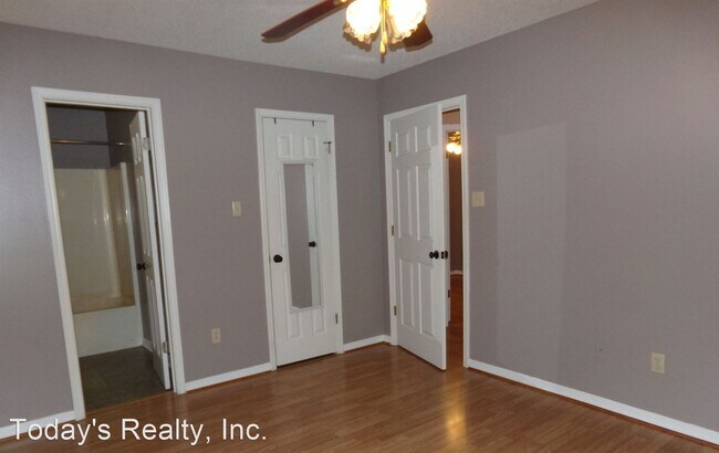 Building Photo - 2 br, 2 bath House - 633 Hidden Valley Dr.