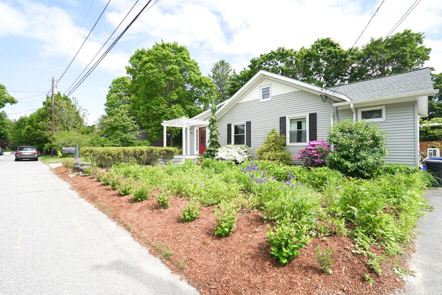 Building Photo - 48 Fales Ave