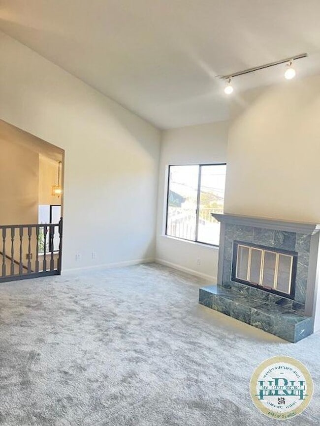 Primary Photo - Spacious 3BR|2.5BA Home in the heart of Br...
