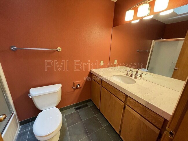 Building Photo - 11011 S Southridge Dr