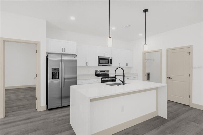 Building Photo - 4717 SW 166th Ln