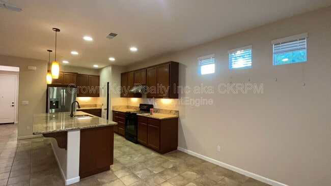 Building Photo - 172 W Viola St