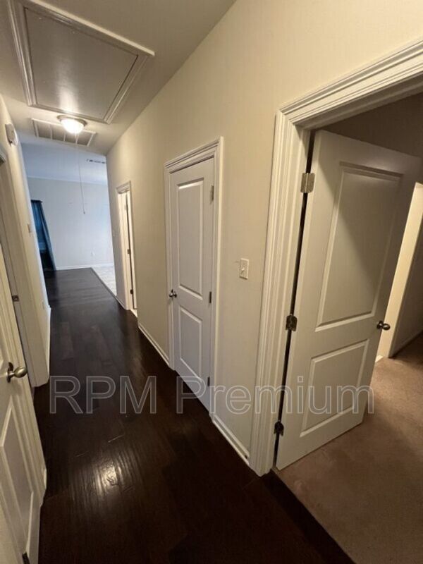 Building Photo - 8614 Forestwood Ave