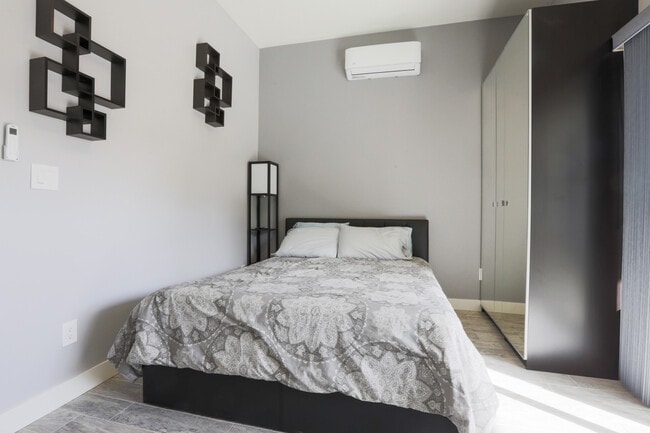 Bedroom - 23113 Erwin St