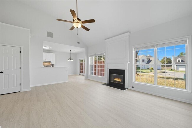 Building Photo - 4000 River Green Pkwy