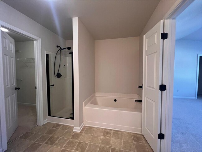 Building Photo - 4957 Sherwood Way