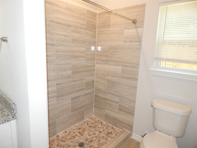 Building Photo - 230 Northlawn St