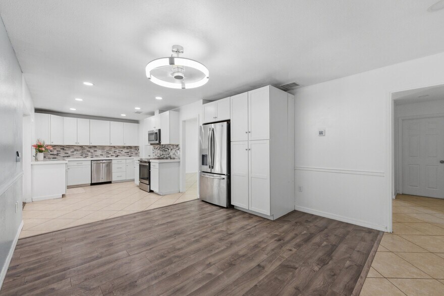 Building Photo - 4404 Meadow Creek Cir
