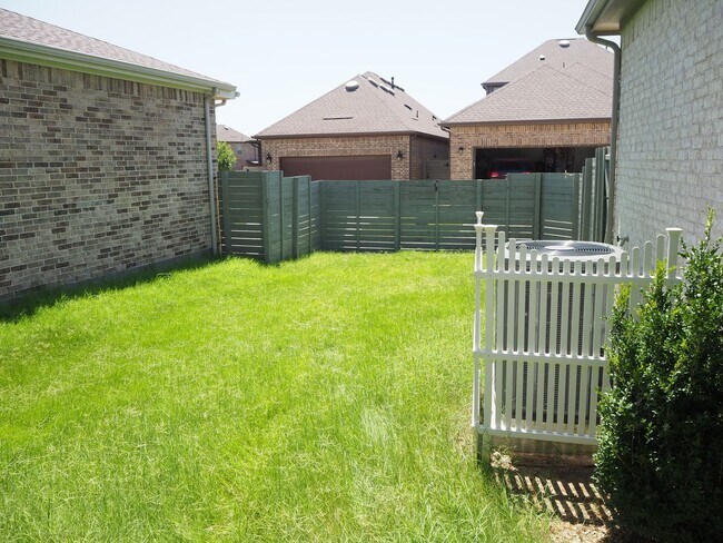 Building Photo - 3 Bed 2 Bath Argyle Home