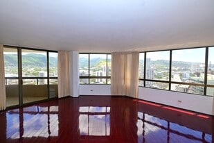 Building Photo - 2499 Kapiolani Blvd