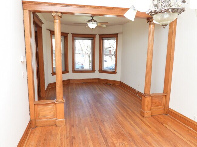 Building Photo - 5119 W Pensacola Ave