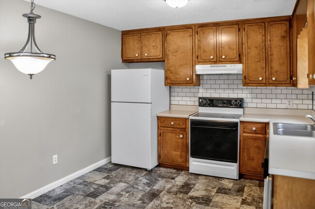 Building Photo - 1961 Karen Cir