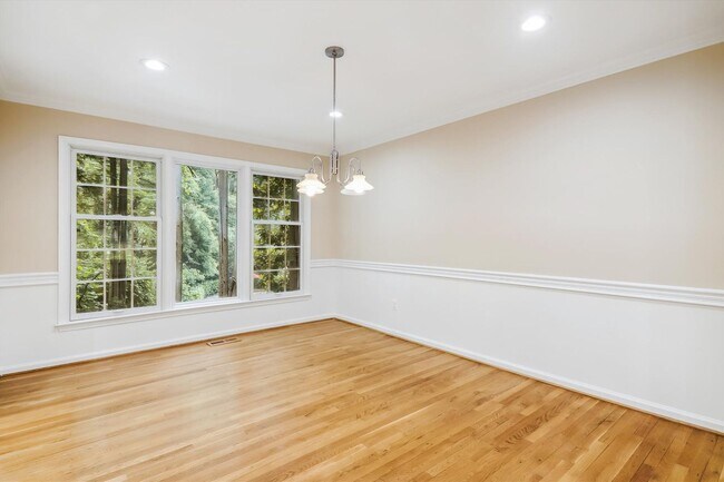 Building Photo - 5 BR 4.5 BA home with inground heated pool and extensive hardscape!