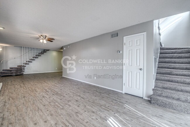 Building Photo - 5332 Kenosha Ave