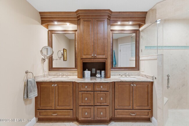 Building Photo - 128 Seminole Rd