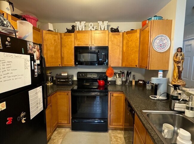 Building Photo - 86 Endicott St