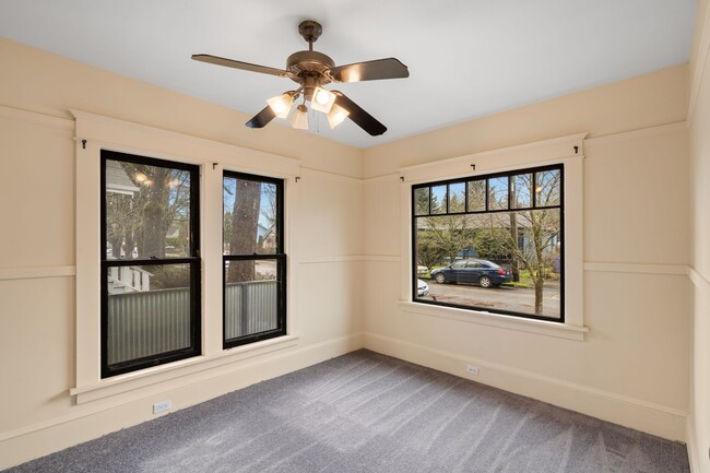 Building Photo - 4036 SE 63rd Ave