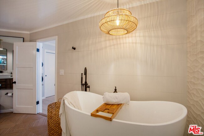 Building Photo - 8130 Redlands St