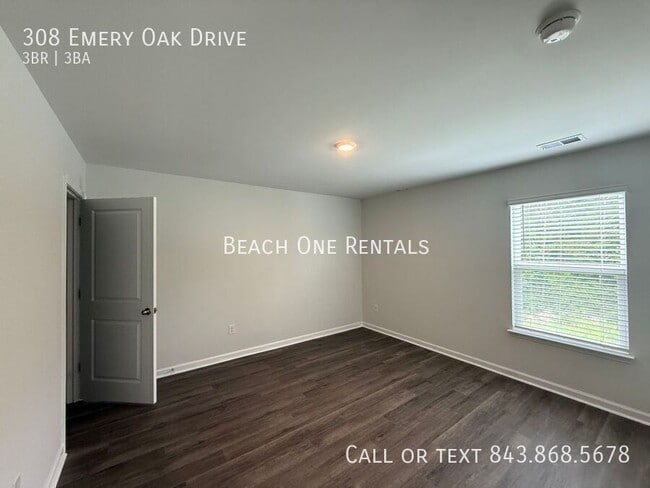 Building Photo - 308 Emery Oak Dr