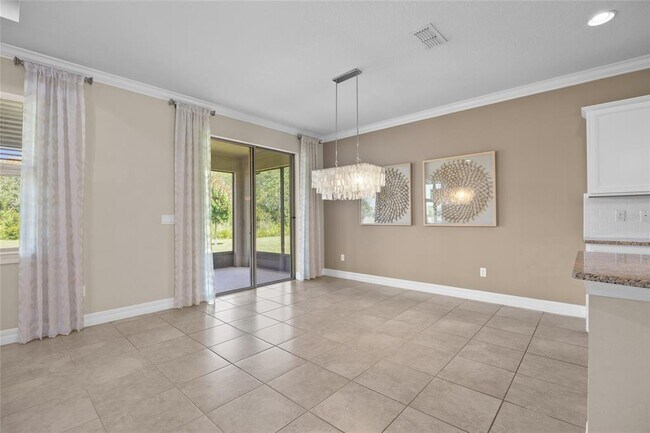 Building Photo - 2880 E Lake Pointe Dr