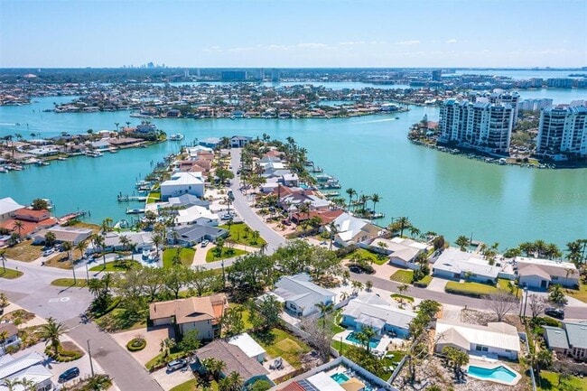 Building Photo - 10001 S Yacht Club Dr