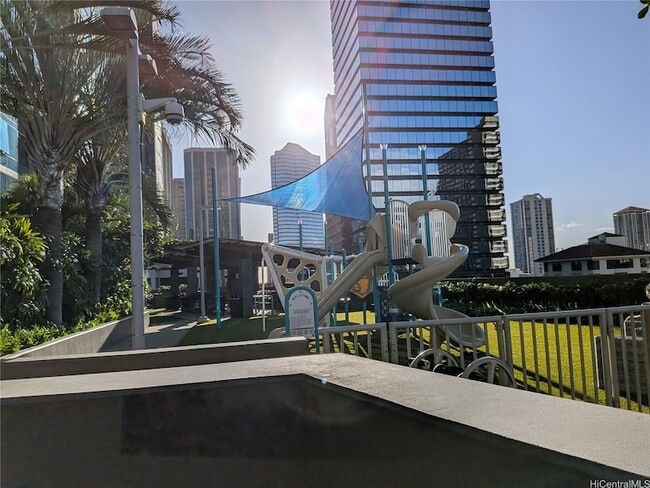 Building Photo - 1200 Queen Emma St