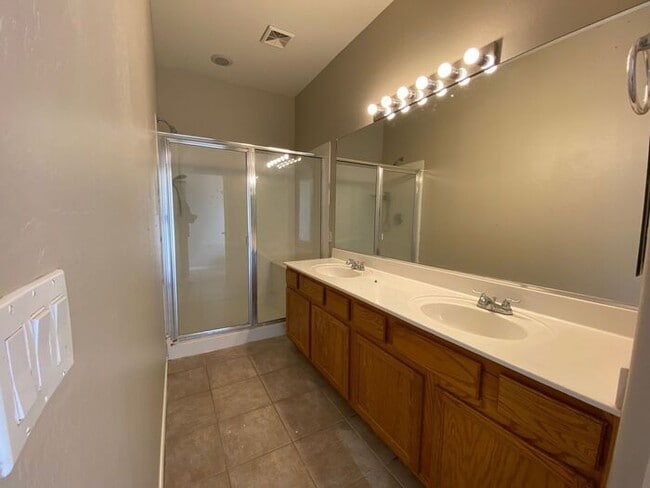 Building Photo - 3096 E Pinto Valley Rd