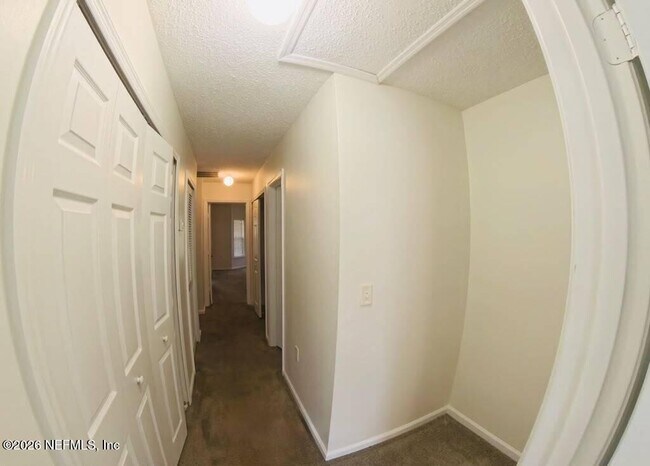 Building Photo - 515 Hopewell Dr