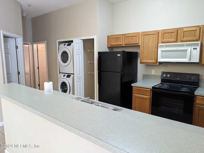 Building Photo - 9556 Armelle Way