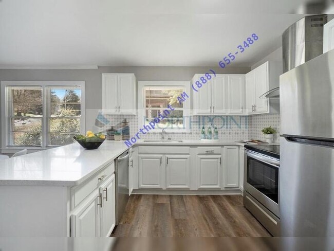 Building Photo - BR/2.5BA SFR with finished basement and back deck in NW Atlanta