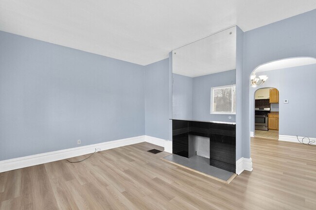 Building Photo - Stunning 2 bedroom home in Homestead available September 1!